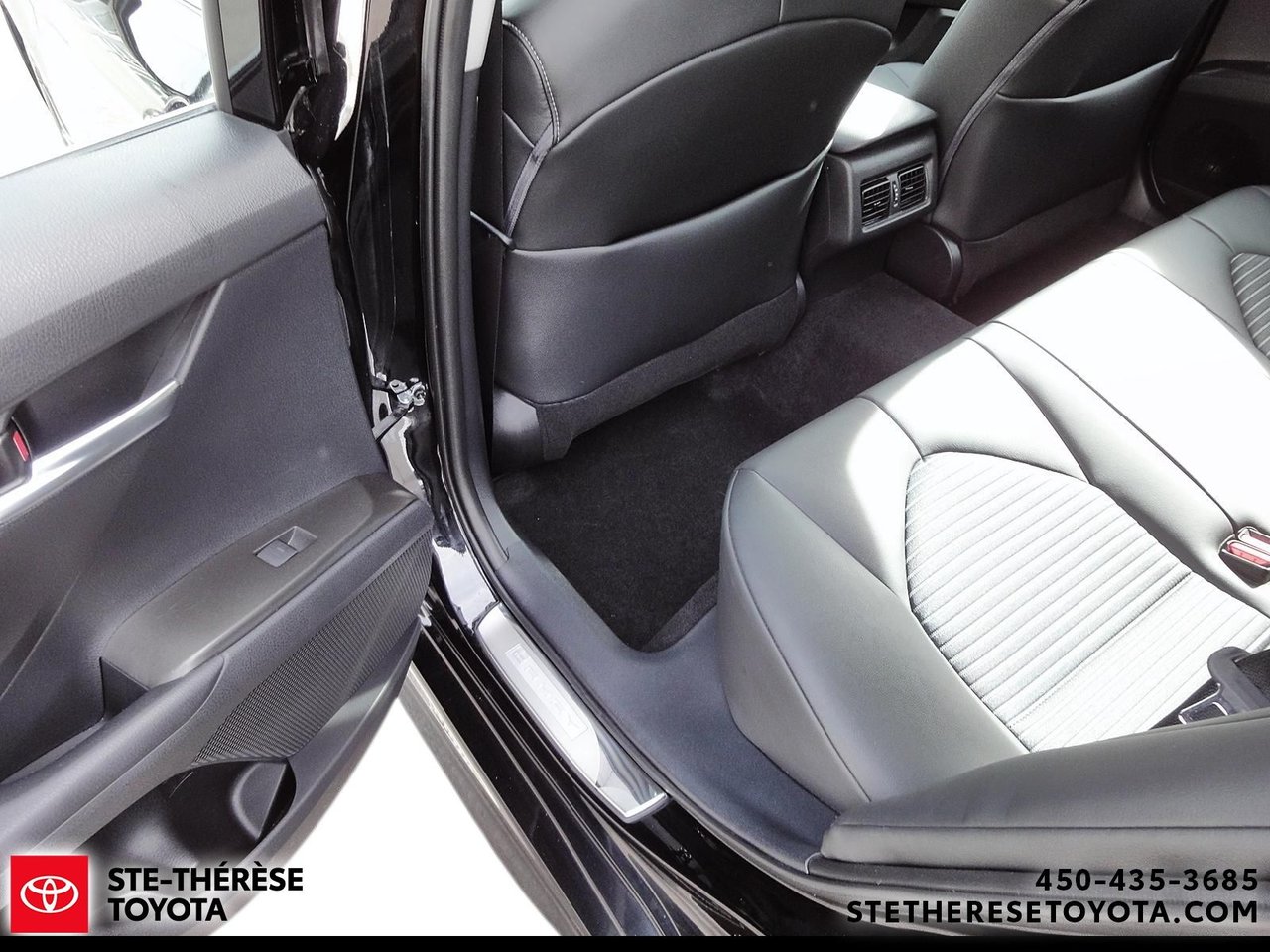 Toyota Camry AWD SE Upgrade 2022-8