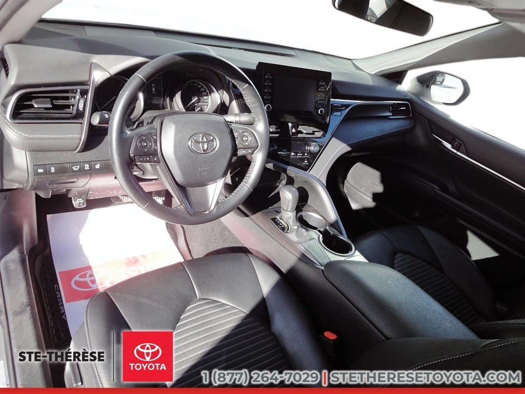 Toyota Camry SE 2023-9