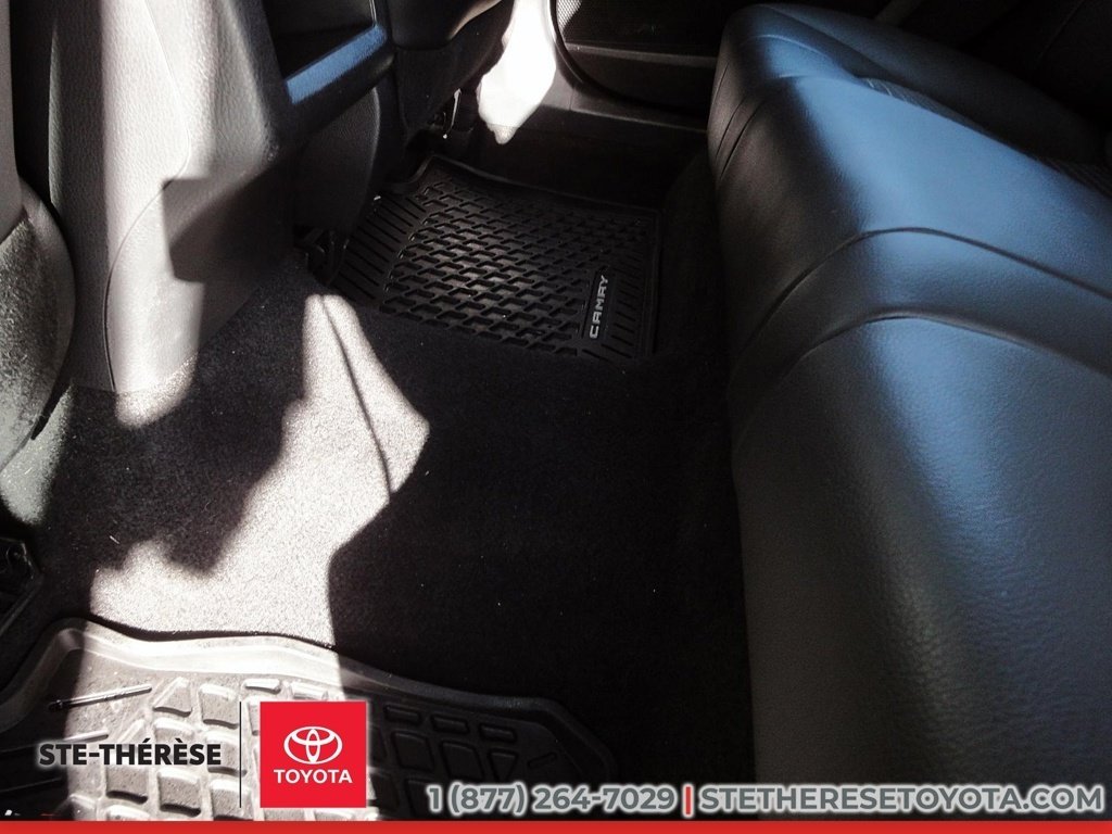 Toyota Camry SE 2023-6