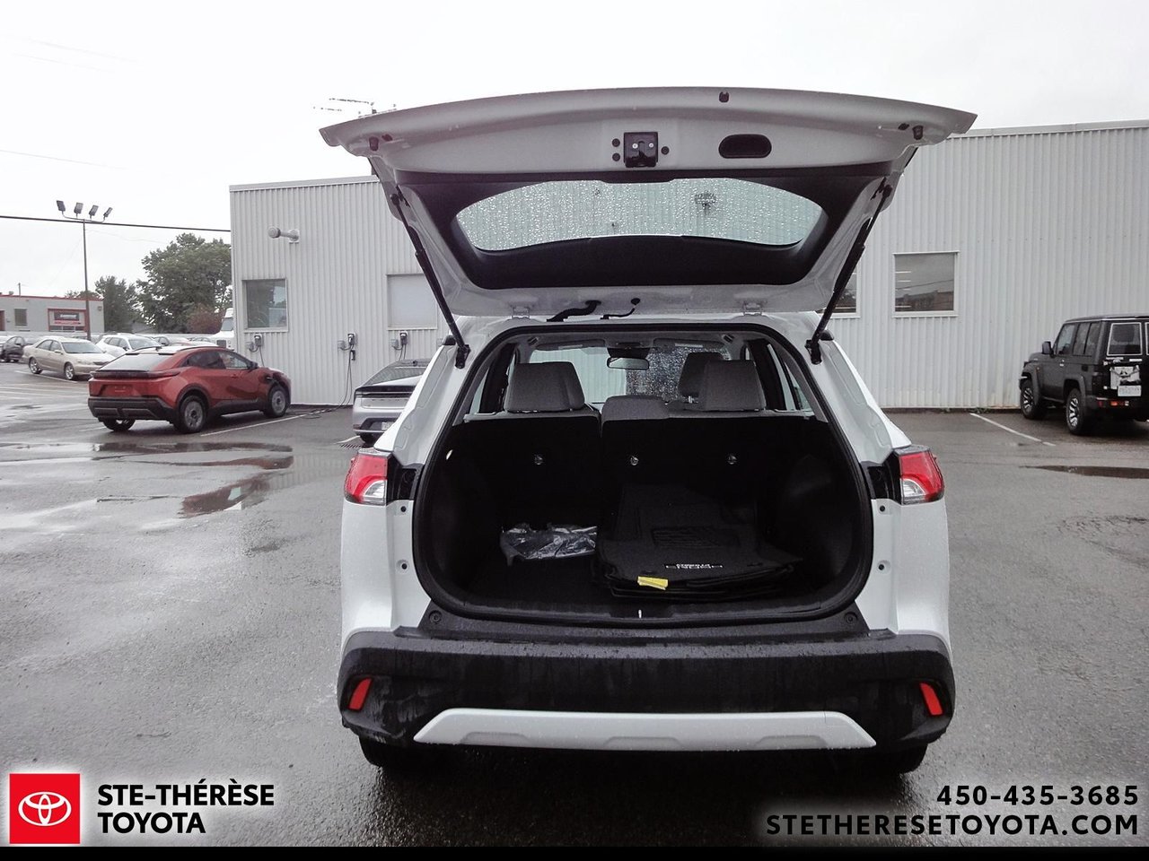 2023 Toyota Corolla Cross L AWD-8