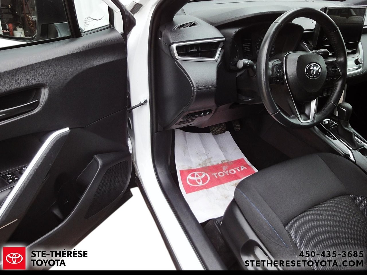 2023 Toyota Corolla Cross SE HYBRID-10
