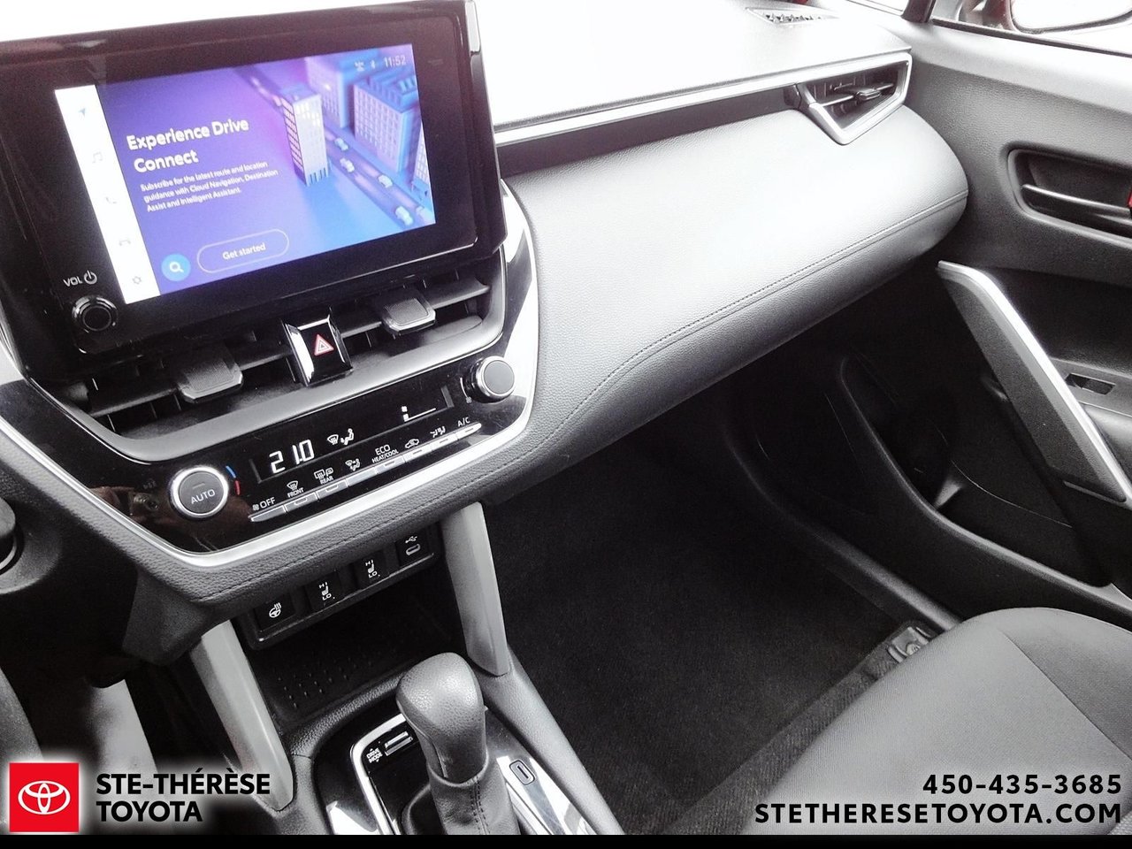 2024 Toyota Corolla Cross SE Hybride-14