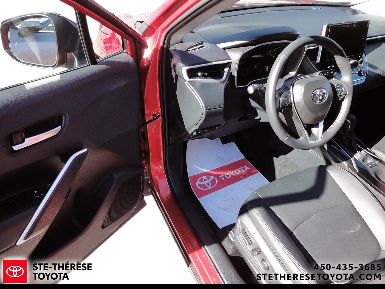 2025 Toyota Corolla Cross XLE AWD-10