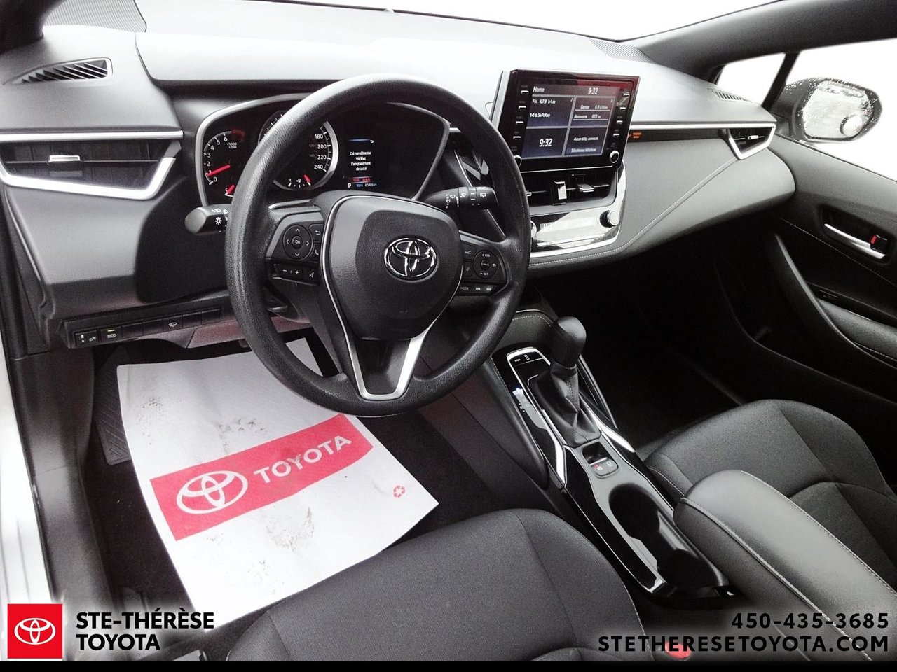 Toyota Corolla Hatchback Base 2021-13