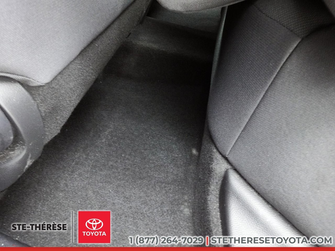 Toyota Corolla LE 2020-10