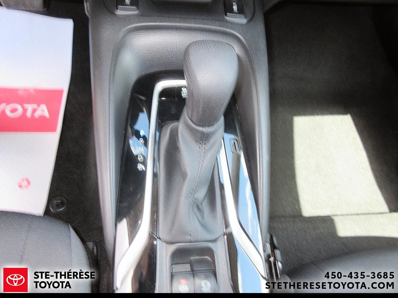 Toyota Corolla LE 2021-15
