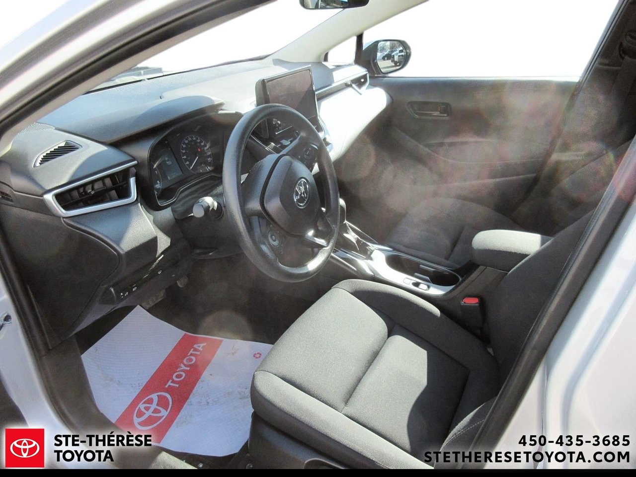 Toyota Corolla LE 2024-8