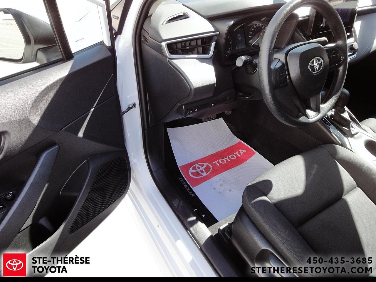 Toyota Corolla LE 2024-10