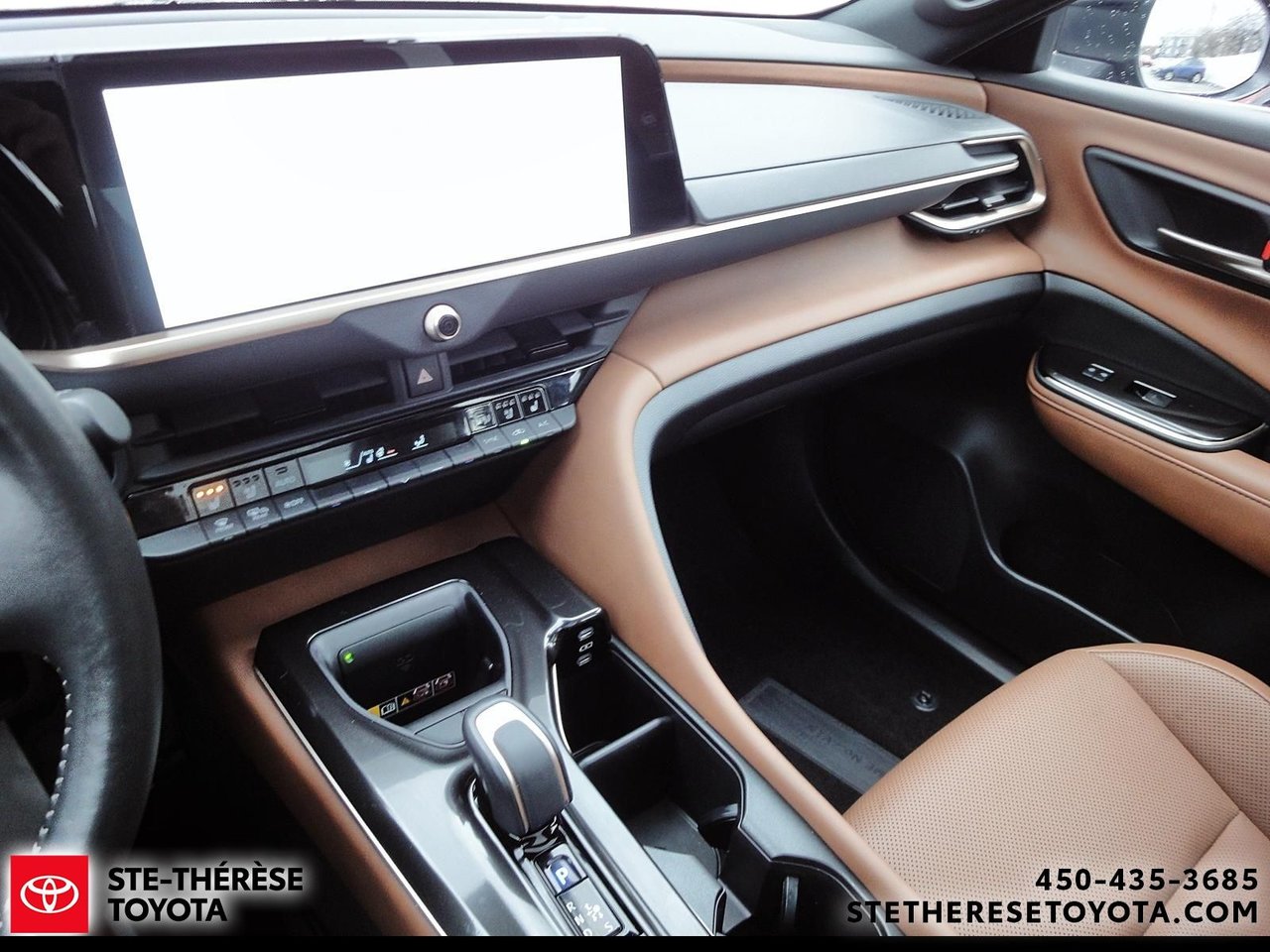 2025 Toyota Crown Signia Limited-12