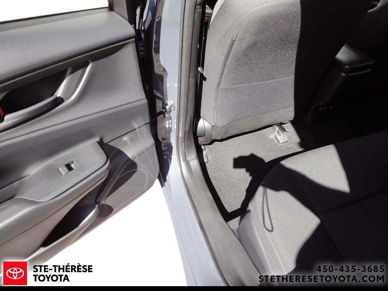 Toyota Prius Prime SE 2024-16