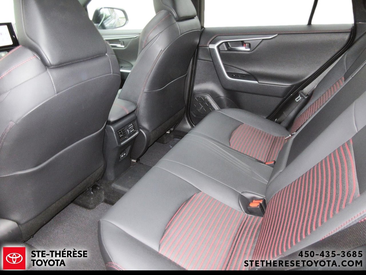 Toyota RAV4 Prime XSE 2023-10