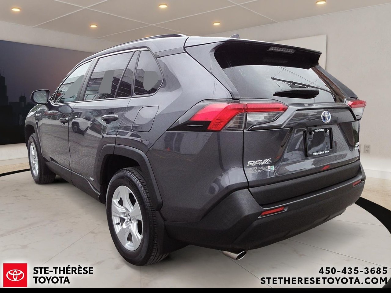 Toyota RAV4 Hybrid XLE 2020-11