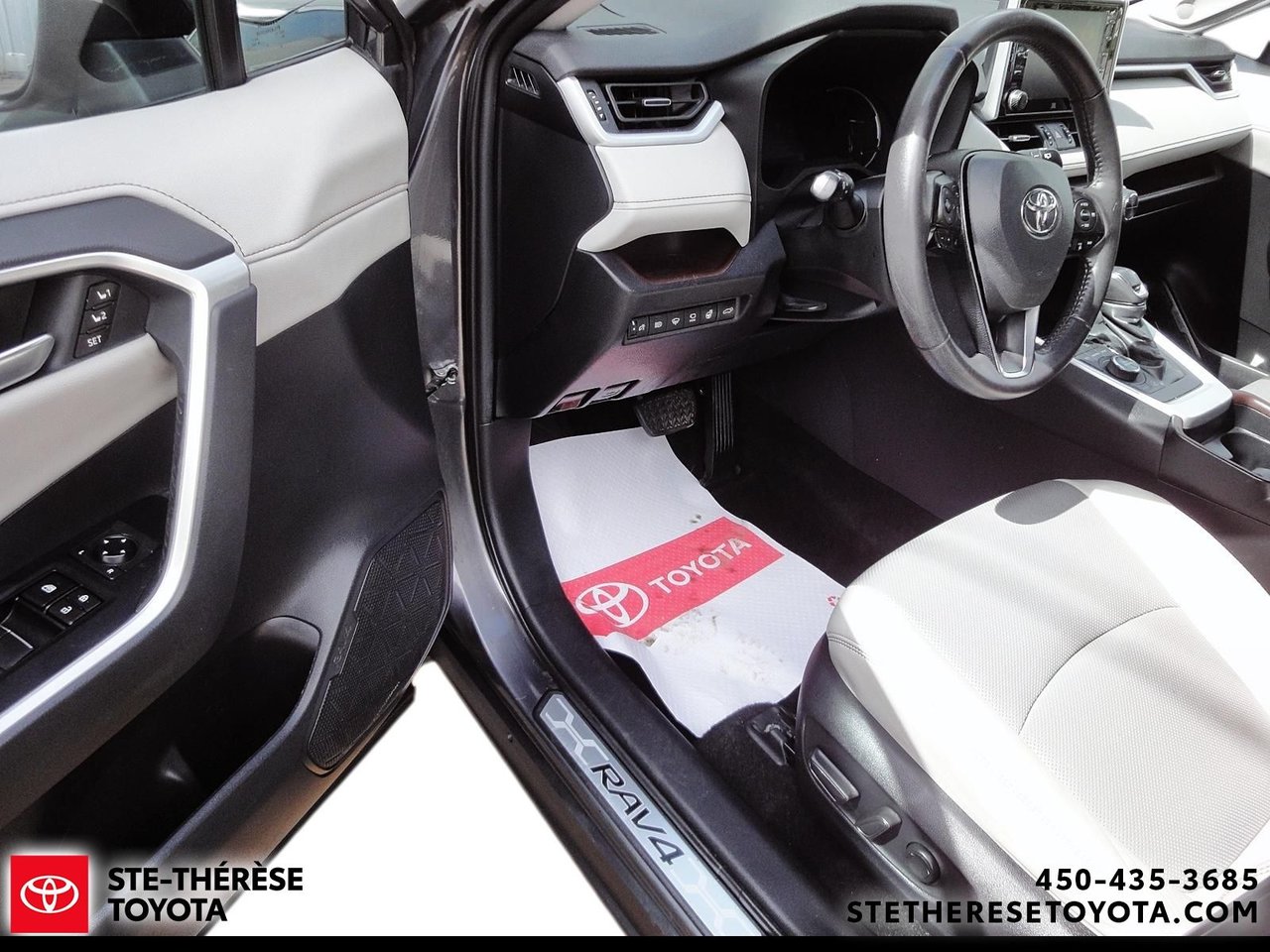 2020 Toyota RAV4 Limited-11