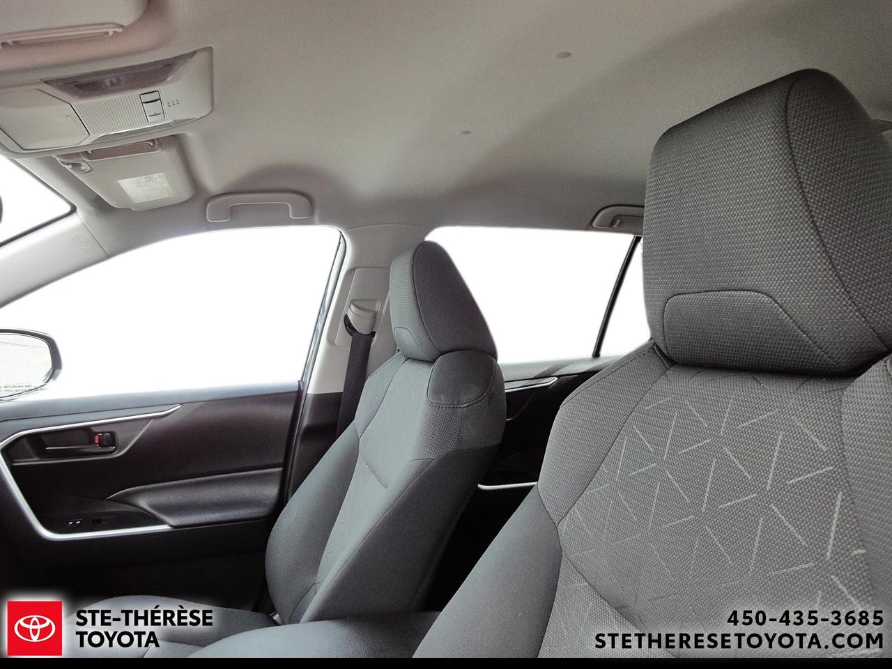 2021 Toyota RAV4 LE AWD-12