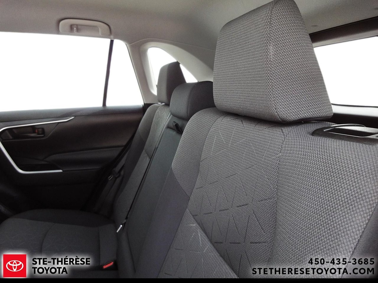 2021 Toyota RAV4 LE AWD-9