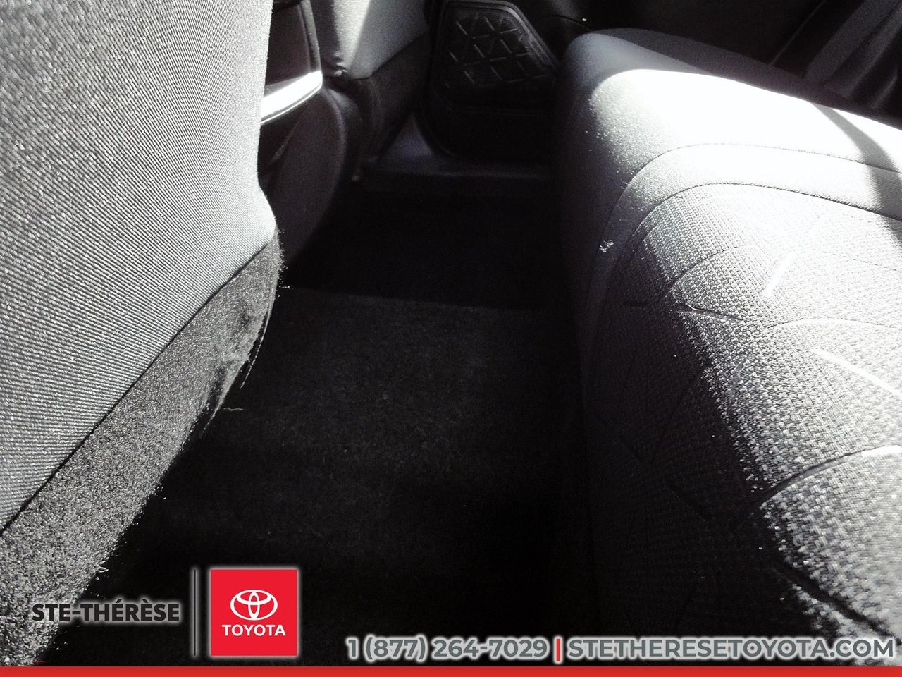 2021 Toyota RAV4 LE AWD-9