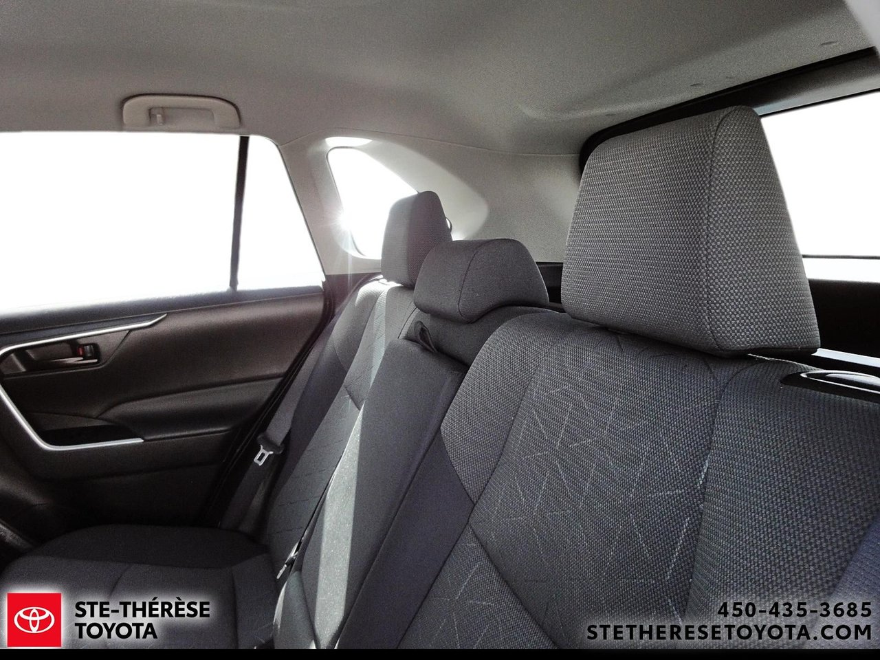 2021 Toyota RAV4 Hybrid LE AWD-10