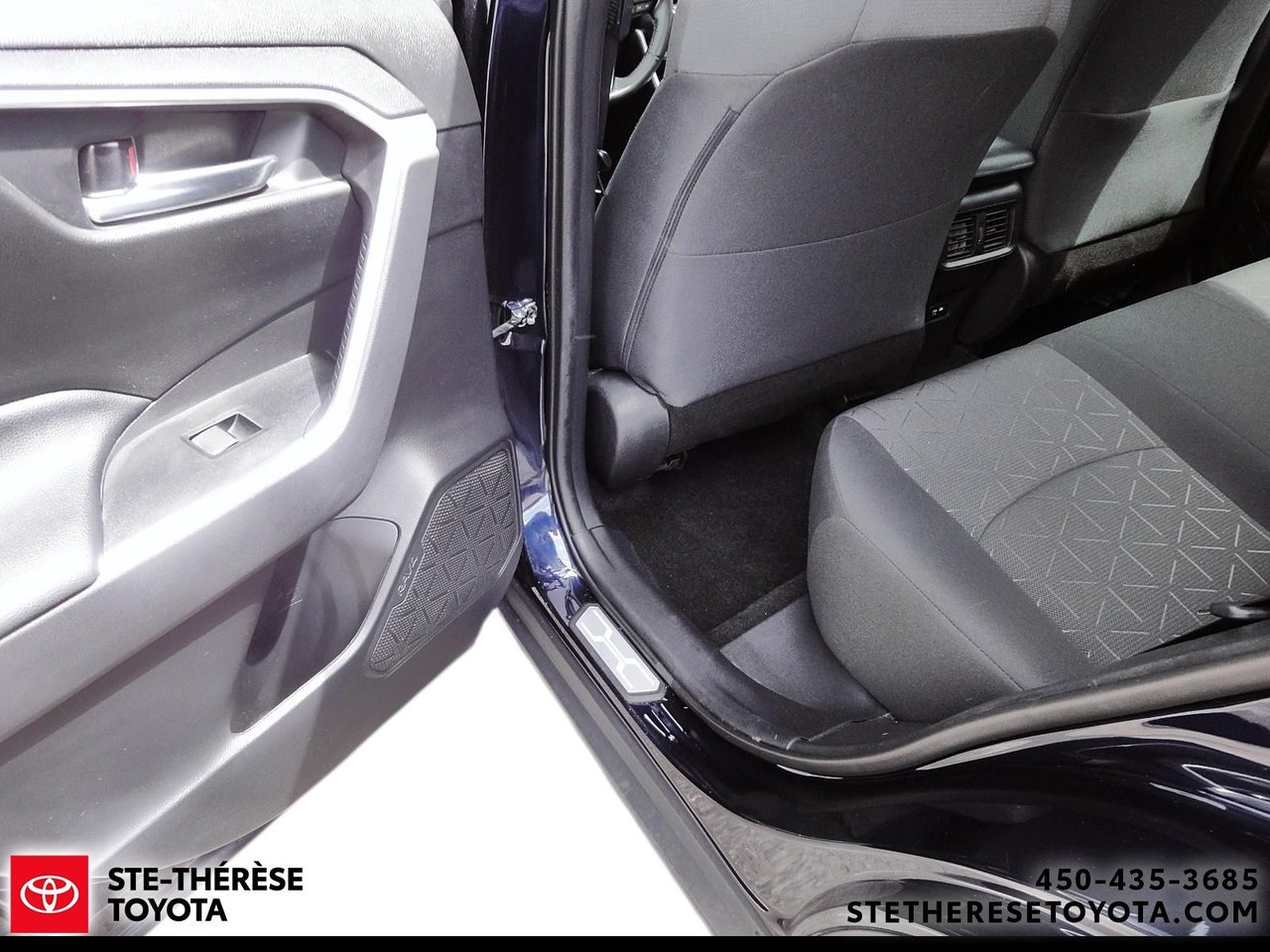 2021 Toyota RAV4 XLE Fwd-7