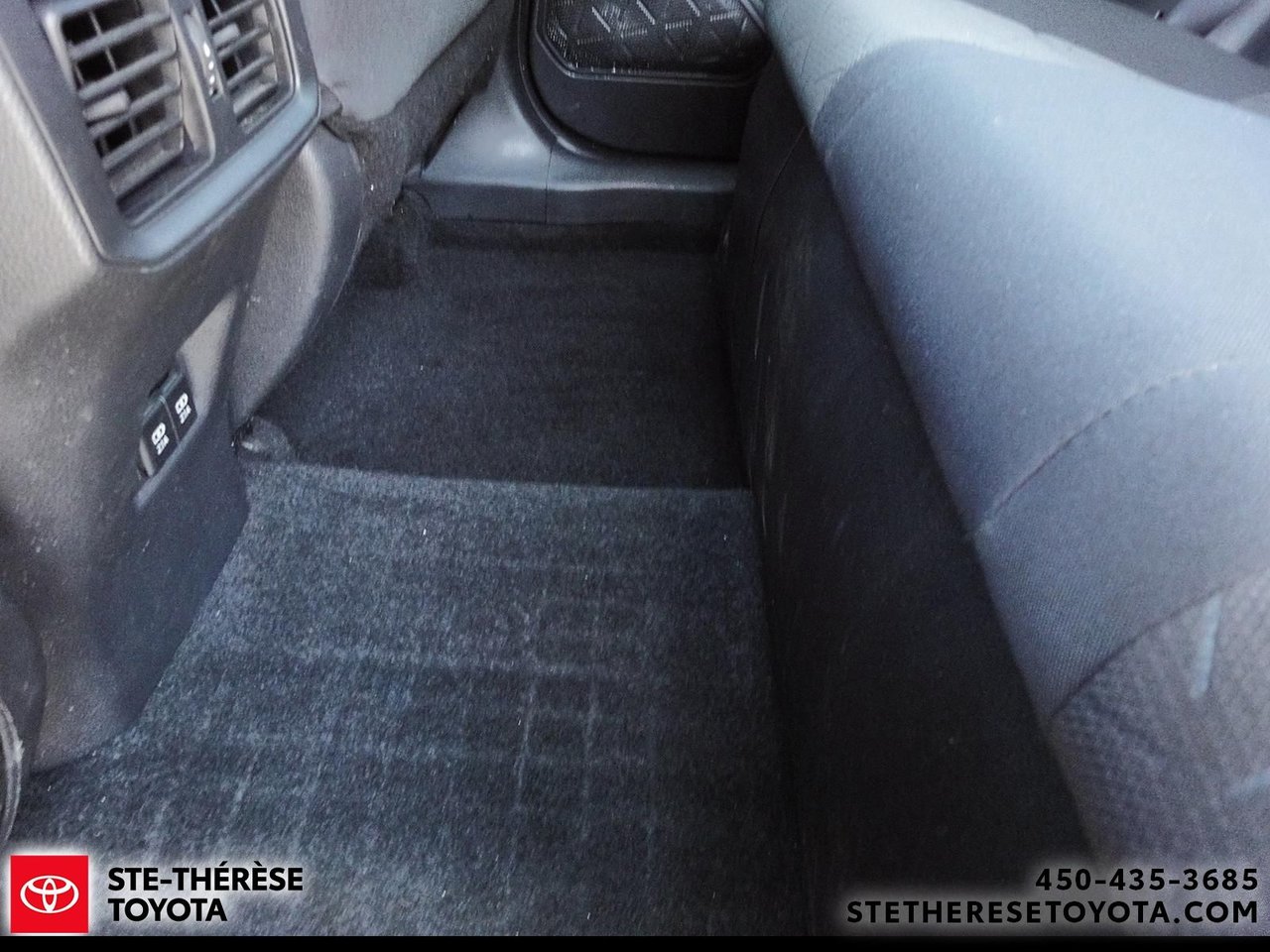 Toyota RAV4 XLE AWD HYBRID 2021-9