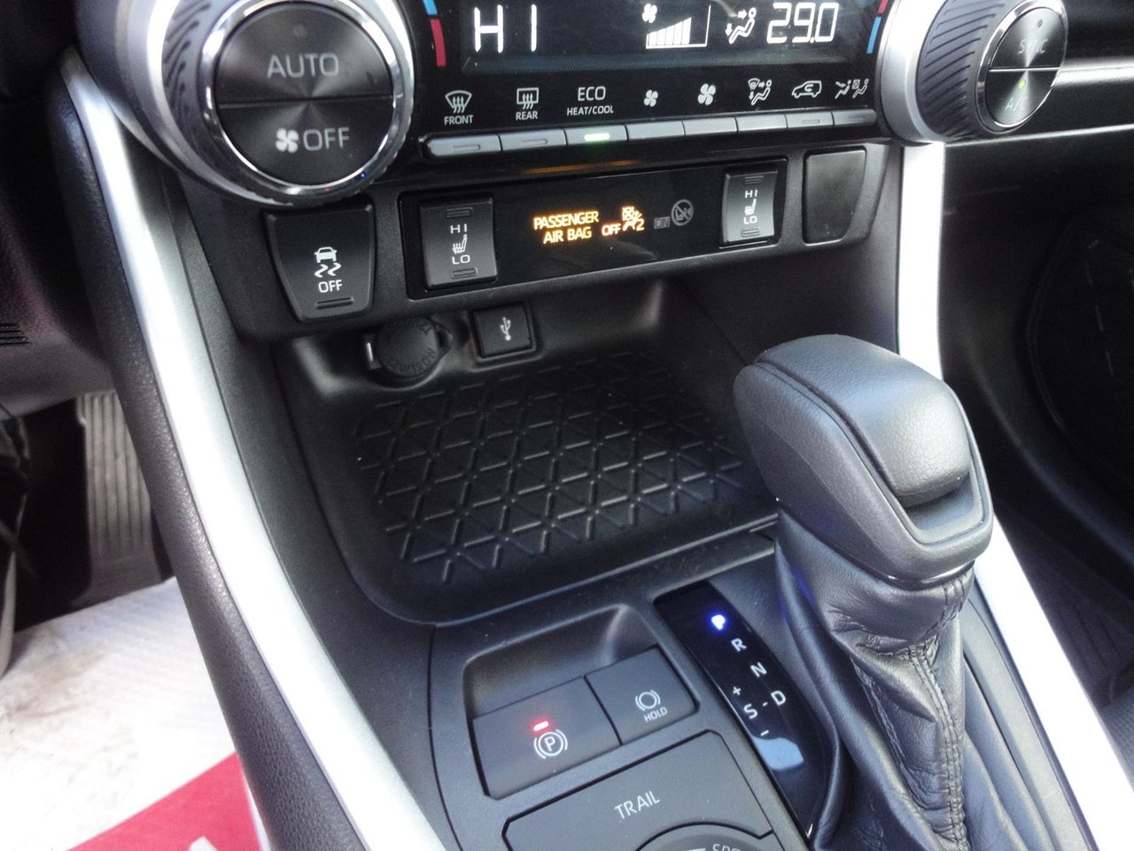 Toyota RAV4 XLE Hybride 2021-16