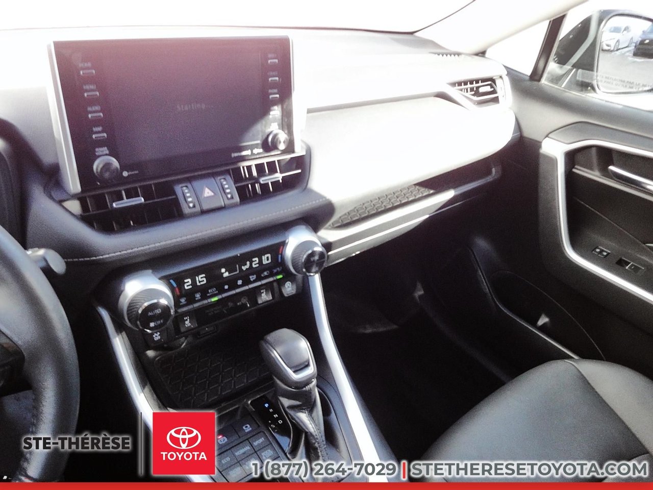 2022 Toyota RAV4 XLE Premium-19