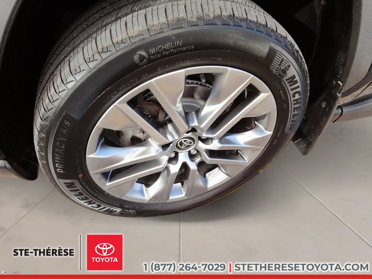 2022 Toyota RAV4 XLE Premium-2