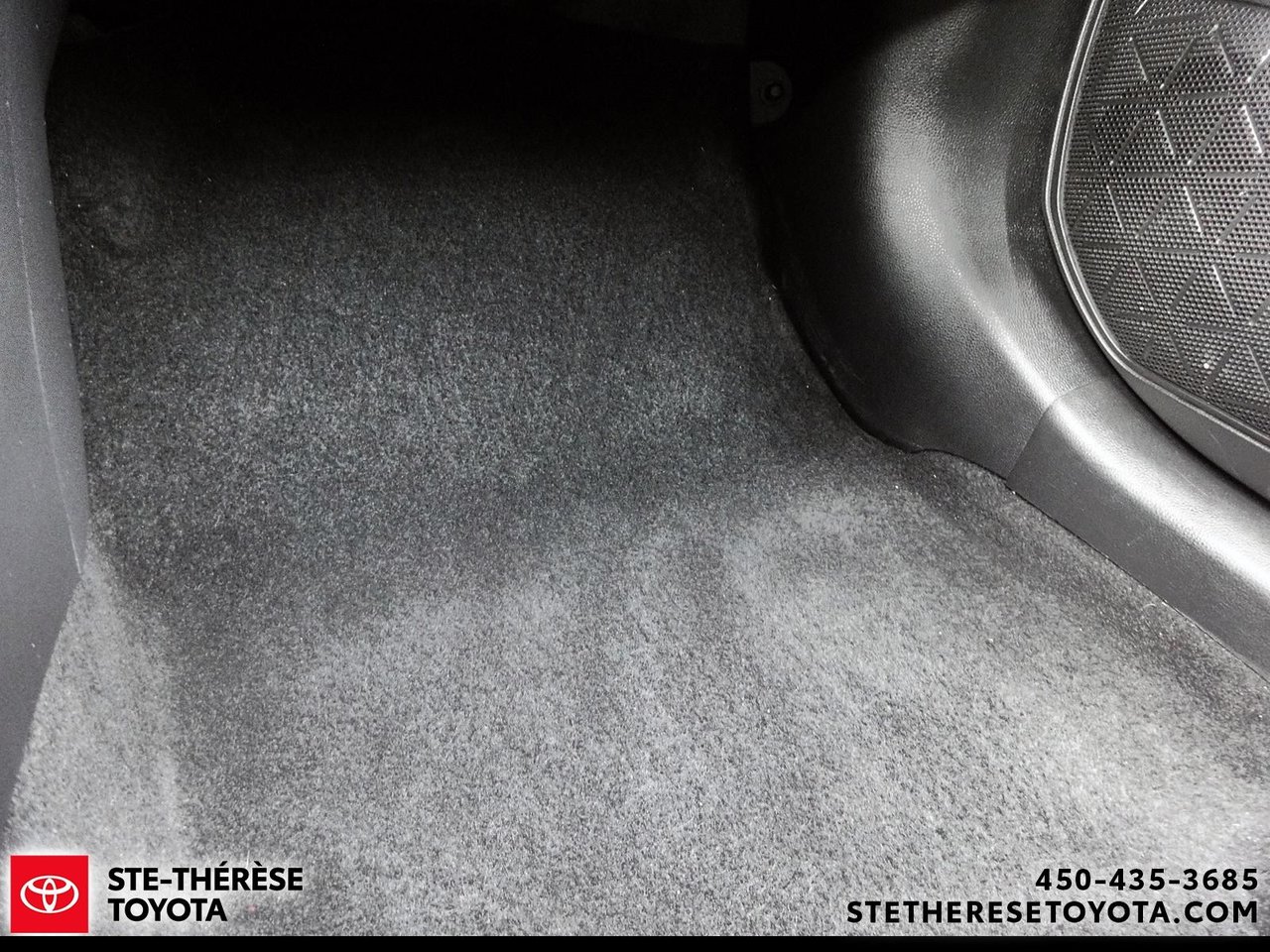 2022 Toyota RAV4 LE AWD-14