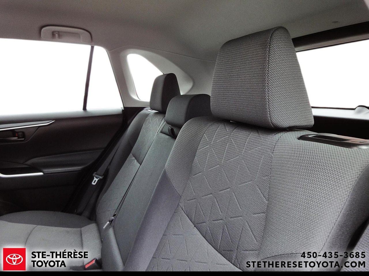 2022 Toyota RAV4 LE AWD-8