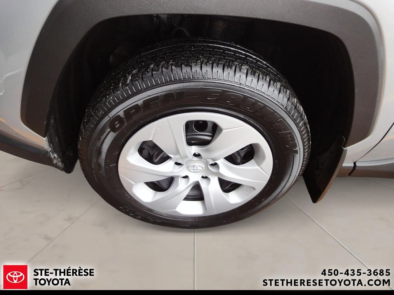 2022 Toyota RAV4 LE AWD-1