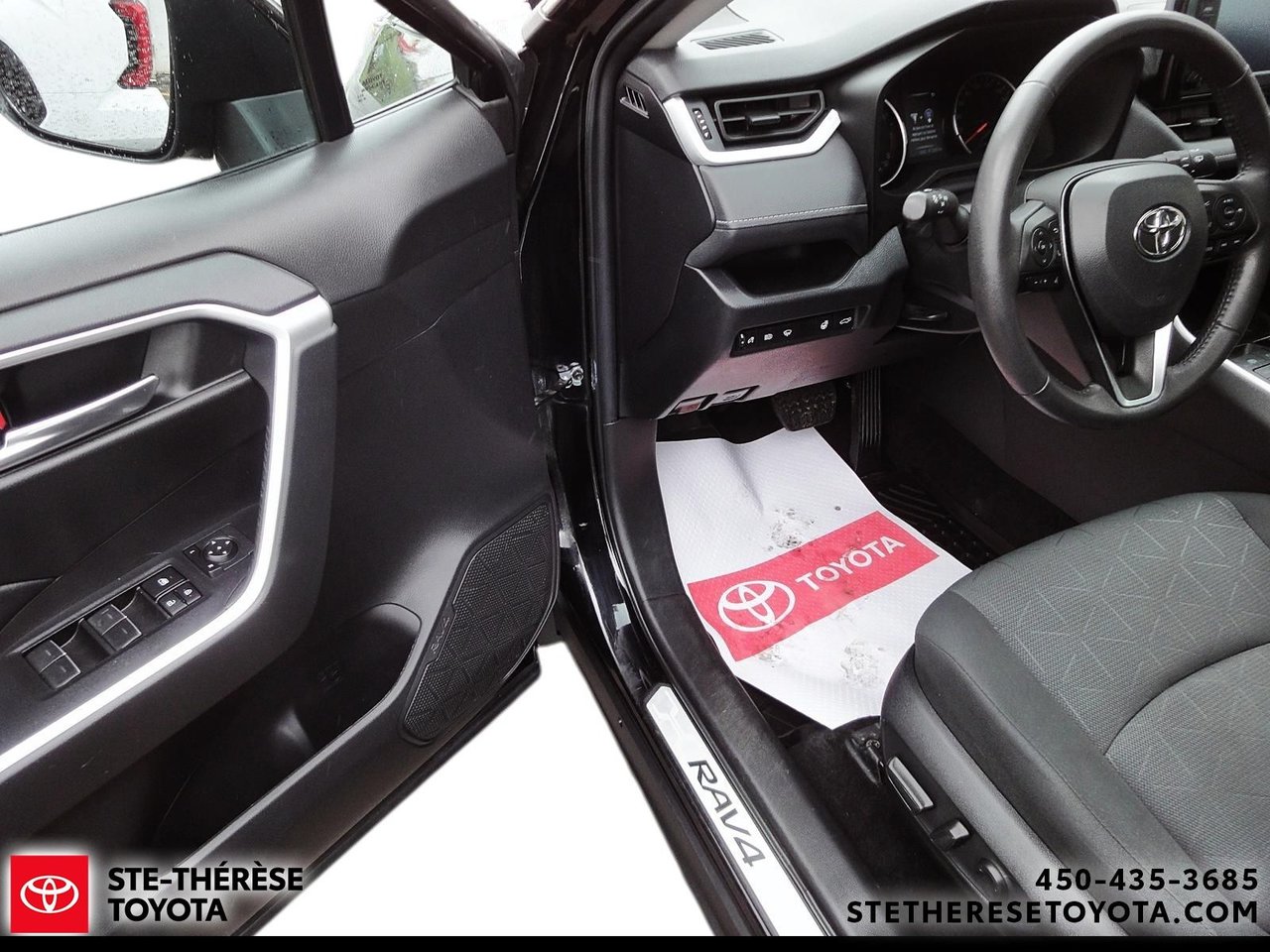 2022 Toyota RAV4 XLE AWD-10