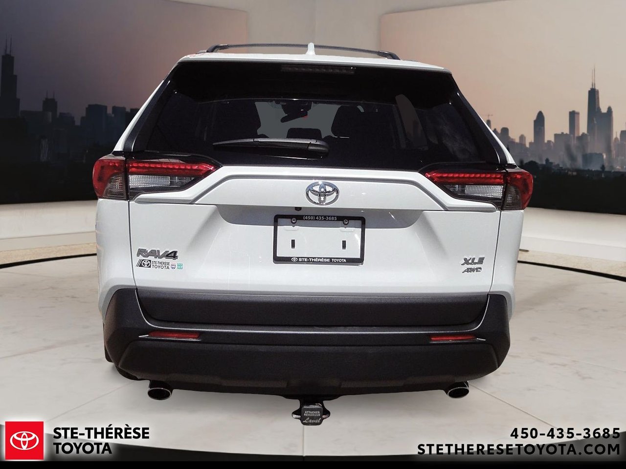 Toyota RAV4 XLE Premium 2023-4