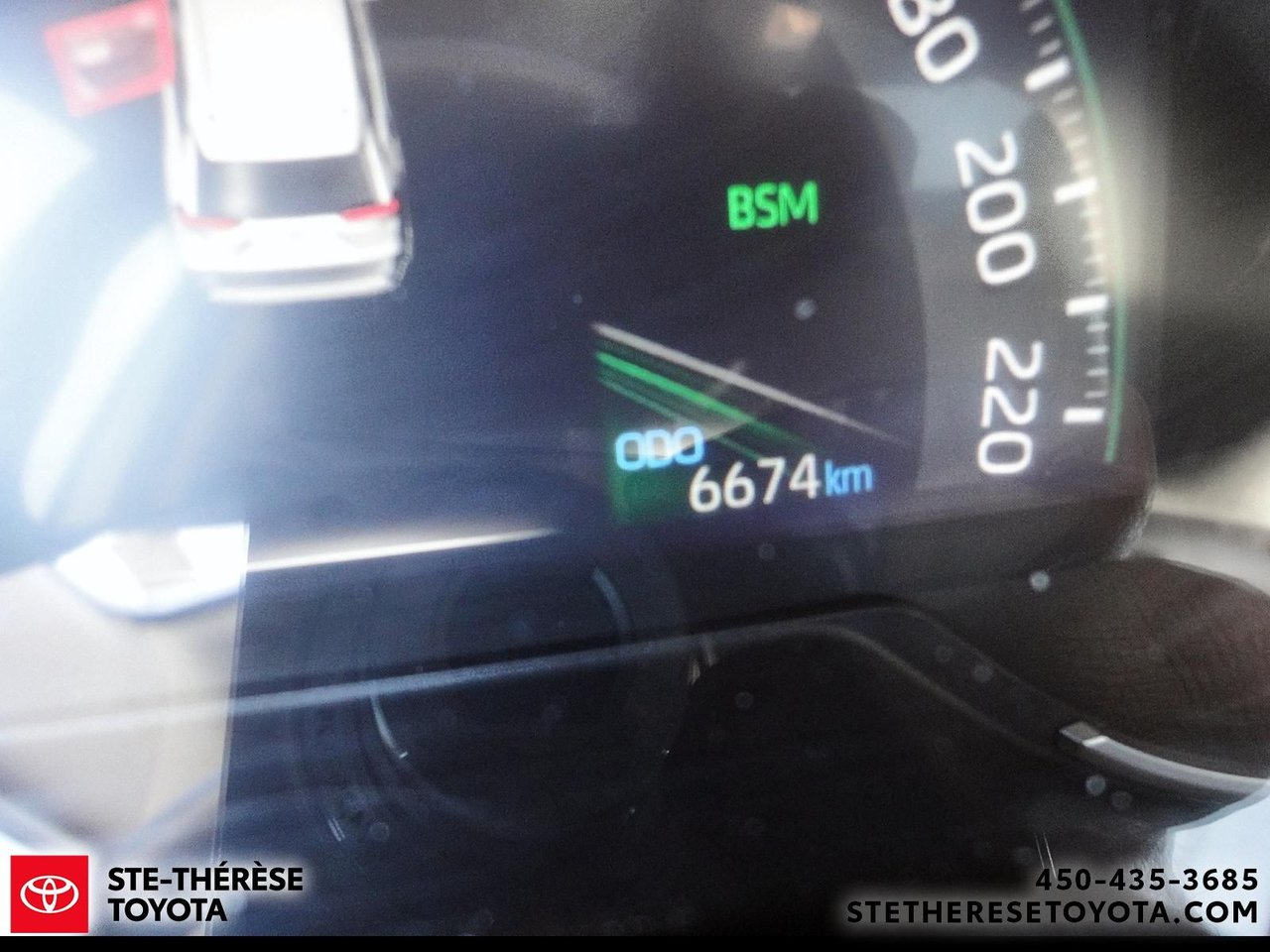 Toyota RAV4 XLE Premium 2024-19