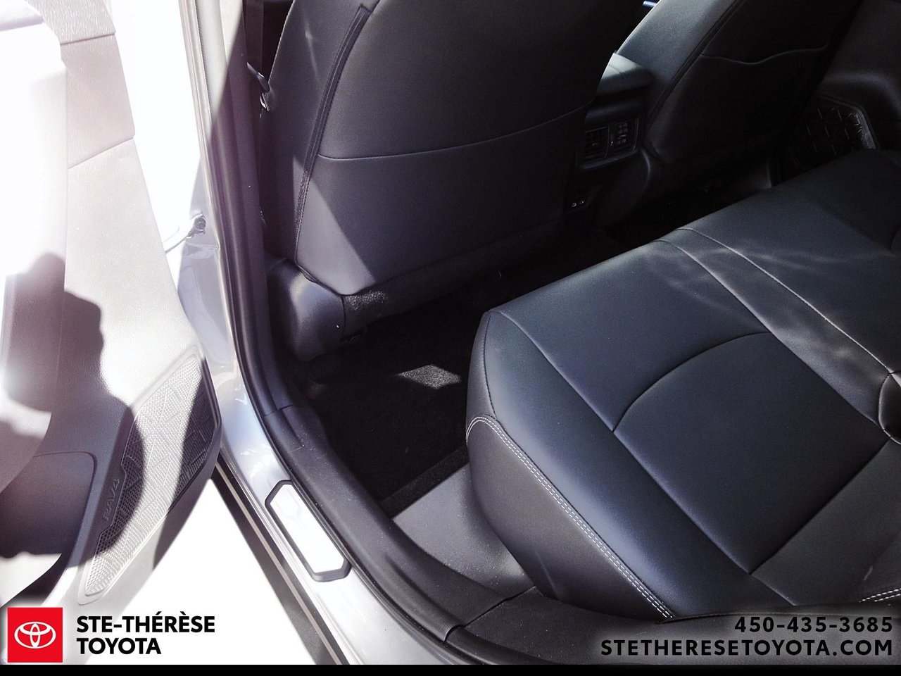 Toyota RAV4 XLE Premium 2024-10