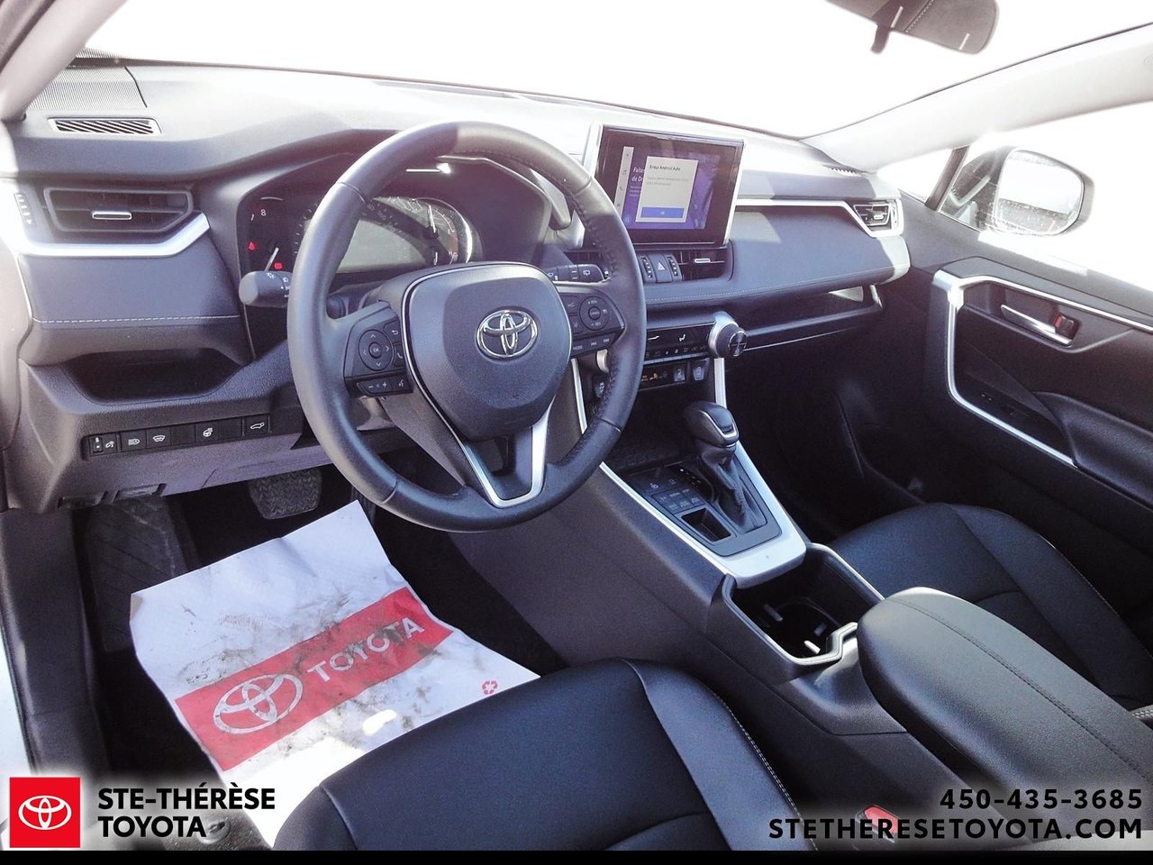 Toyota RAV4 XLE Premium 2024-15