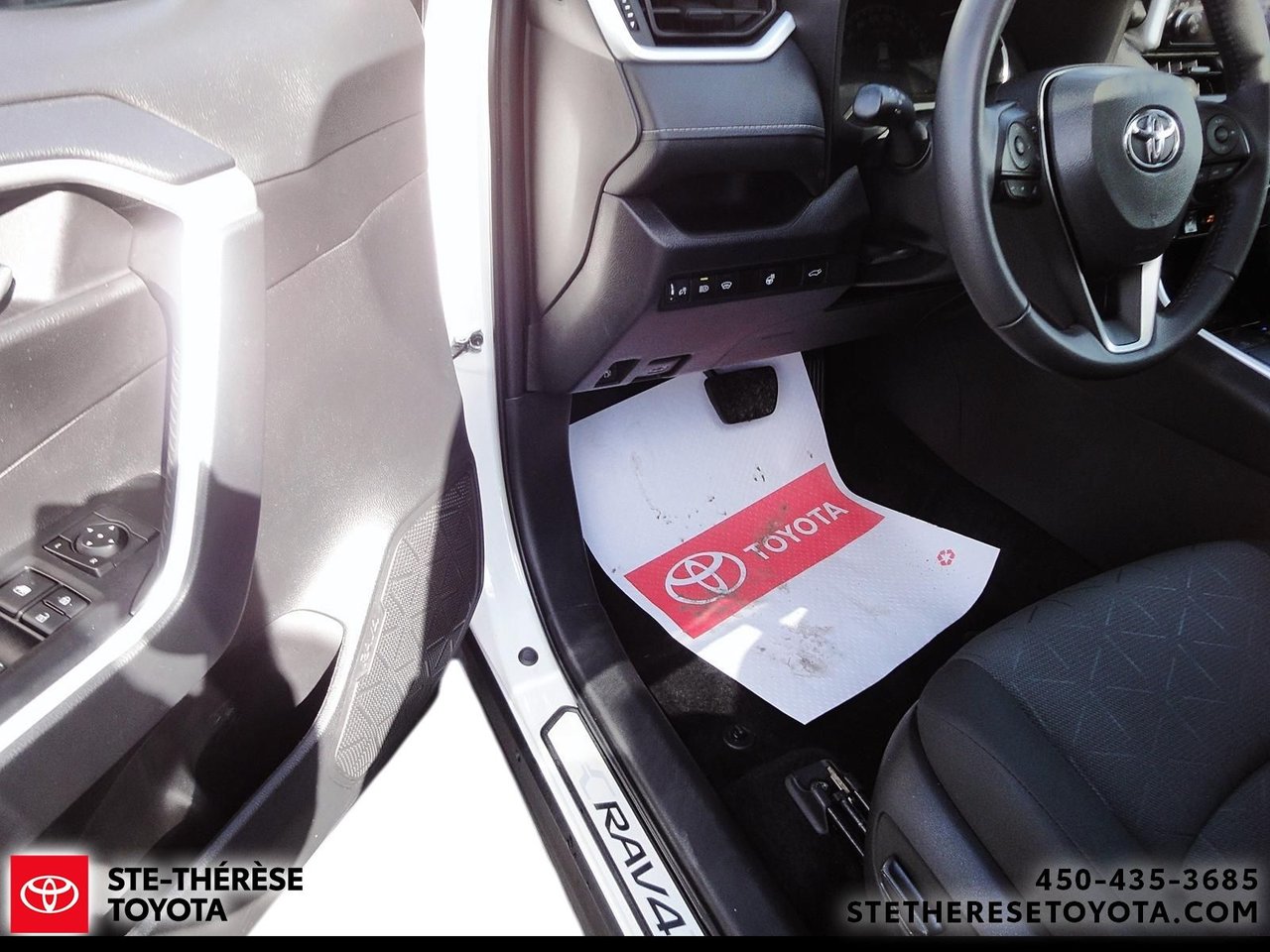 2024 Toyota RAV4 Hybrid XLE awd-13