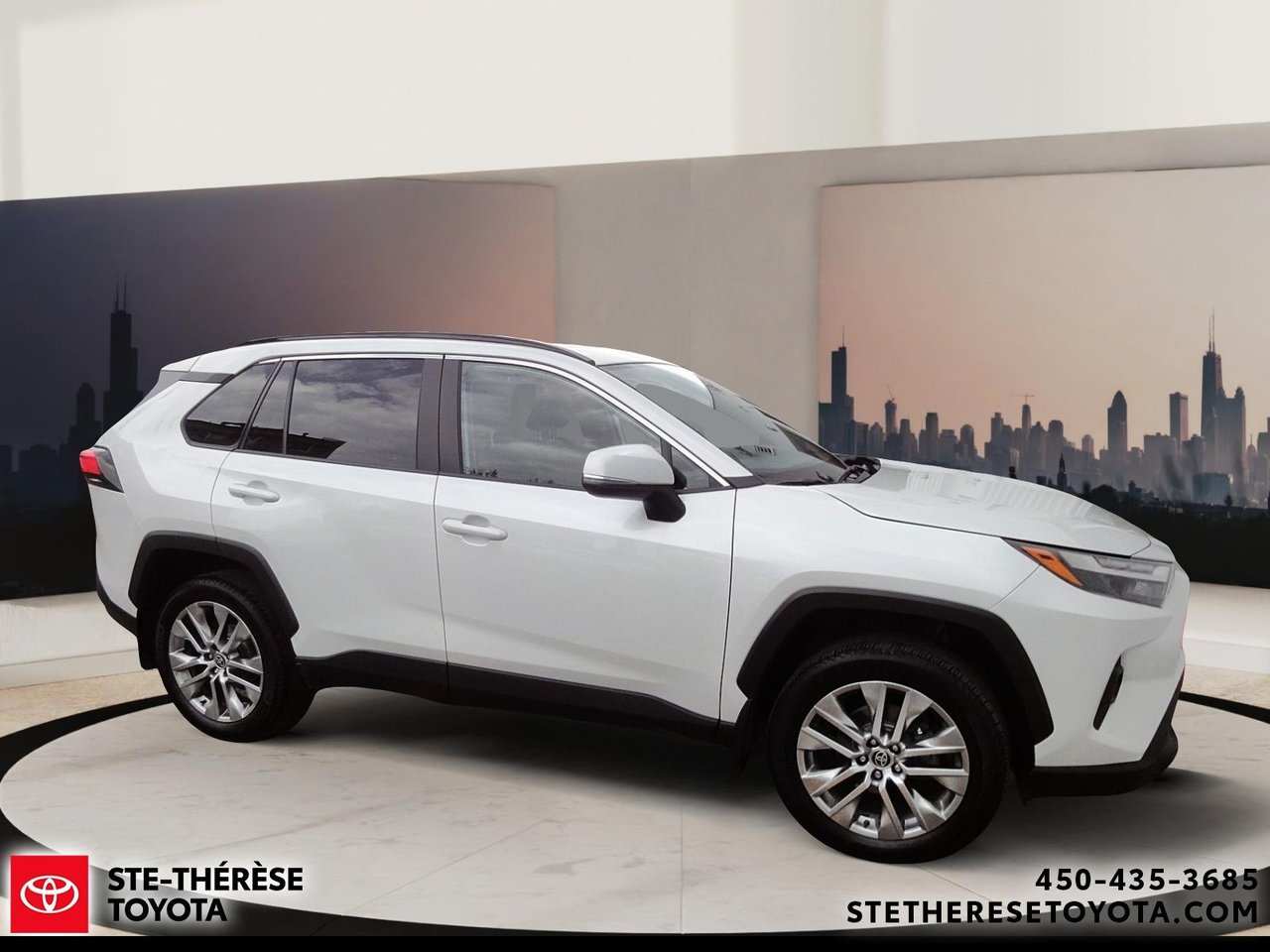 Toyota RAV4 XLE AWD Premium 2024-3