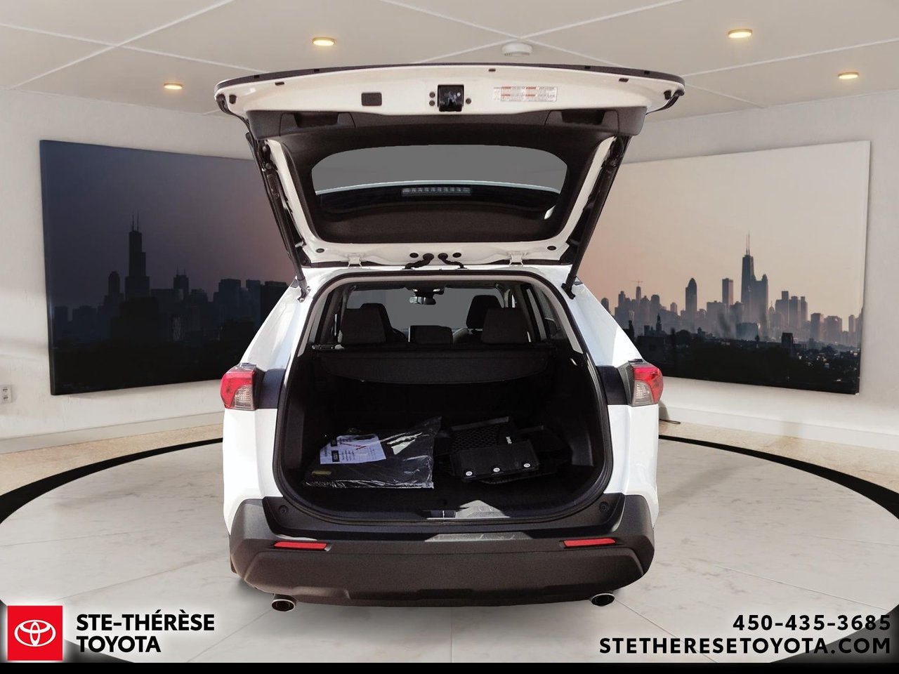 Toyota RAV4 XLE AWD 2024-6