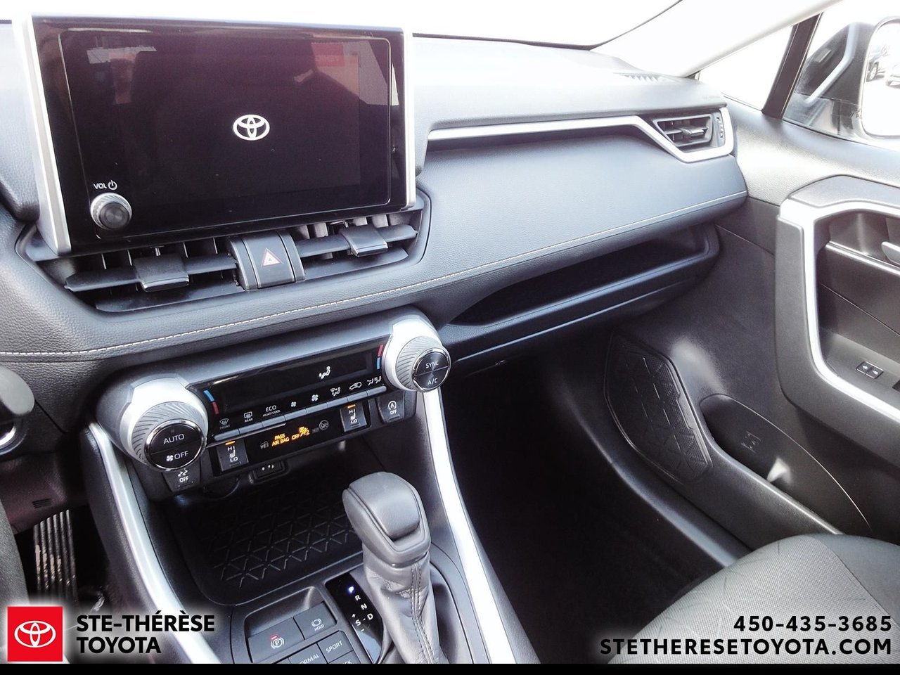 Toyota RAV4 XLE AWD 2024-13
