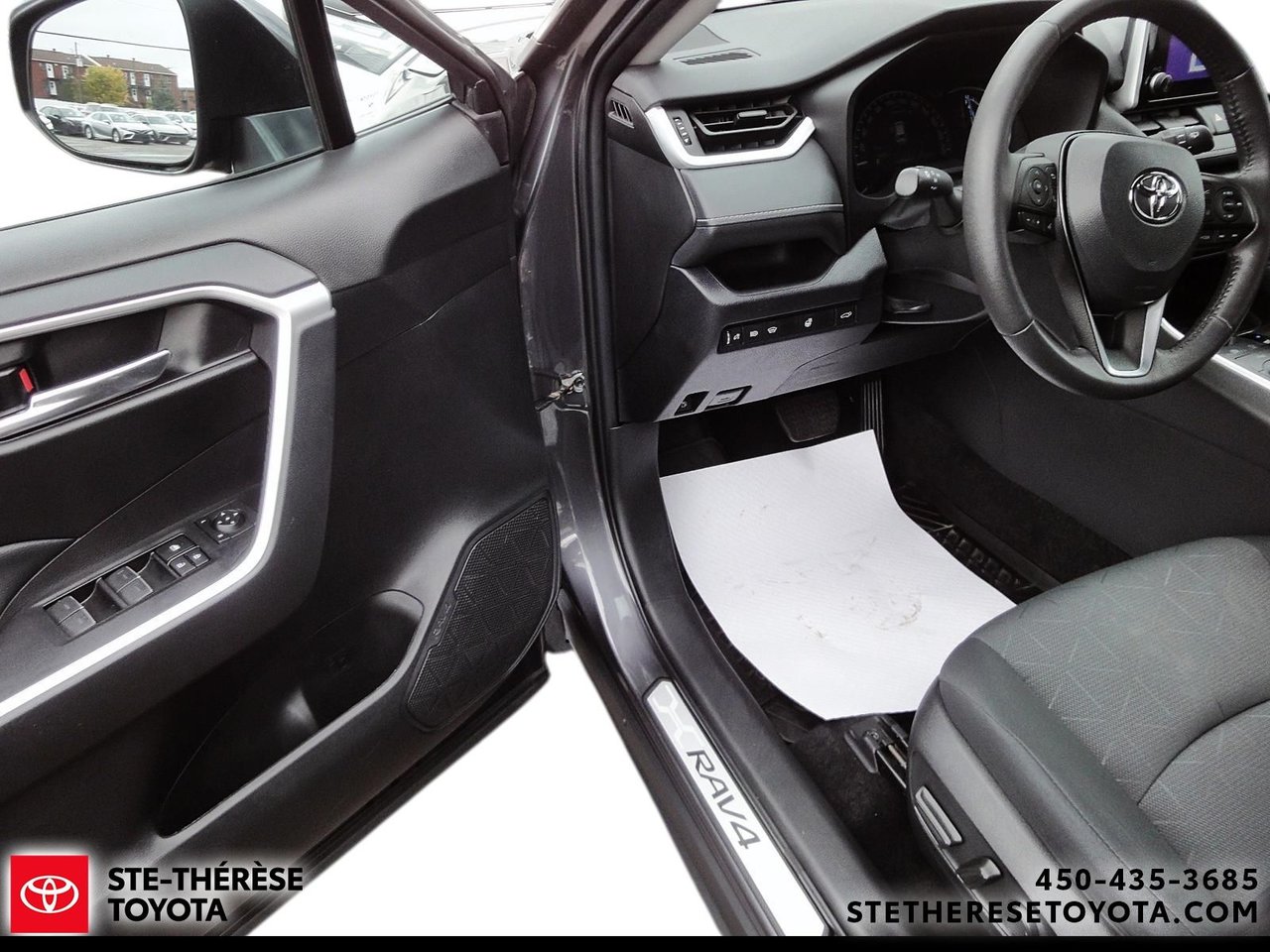 2024 Toyota RAV4 Hybrid XLE AWD-11