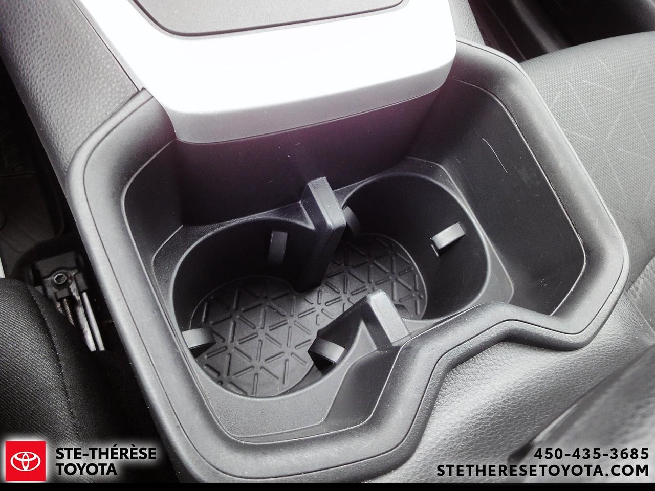 2024 Toyota RAV4 Hybrid XLE AWD-20