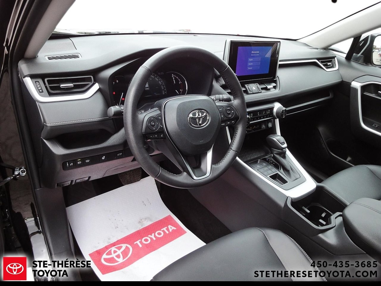 2025 Toyota RAV4 AWD XLE Premium-13