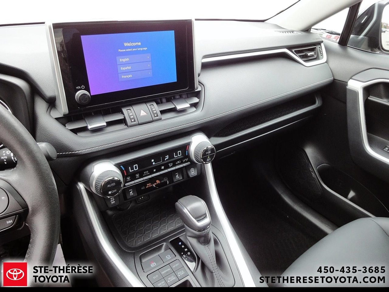 2025 Toyota RAV4 AWD XLE Premium-14
