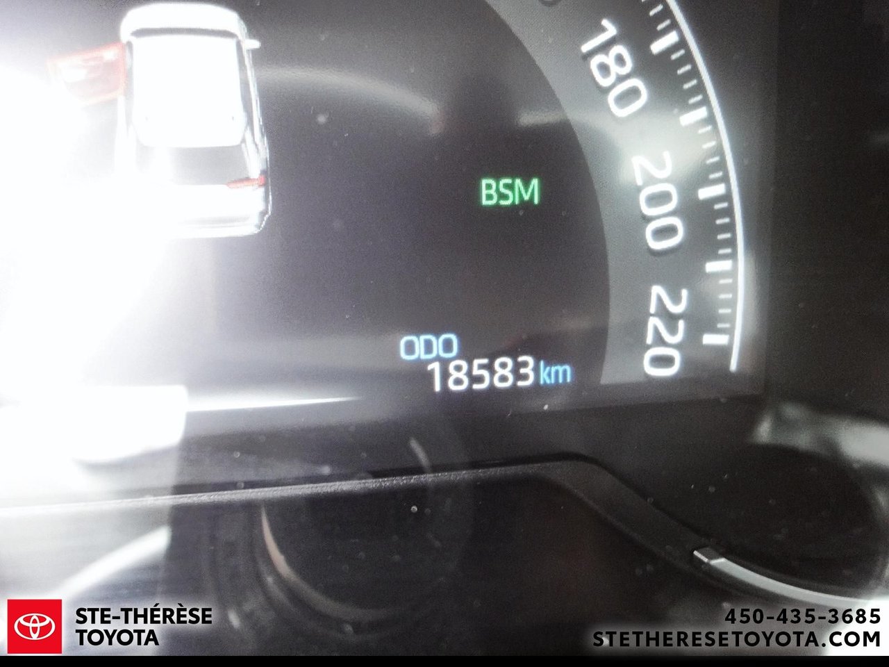 2025 Toyota RAV4 AWD XLE Premium-17