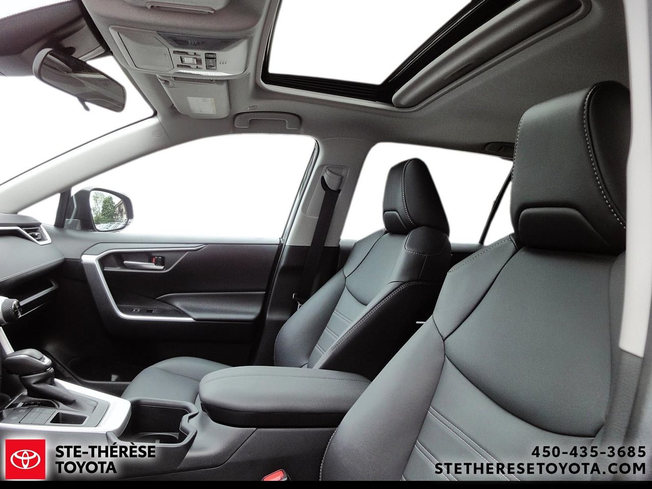 2025 Toyota RAV4 AWD XLE Premium-12