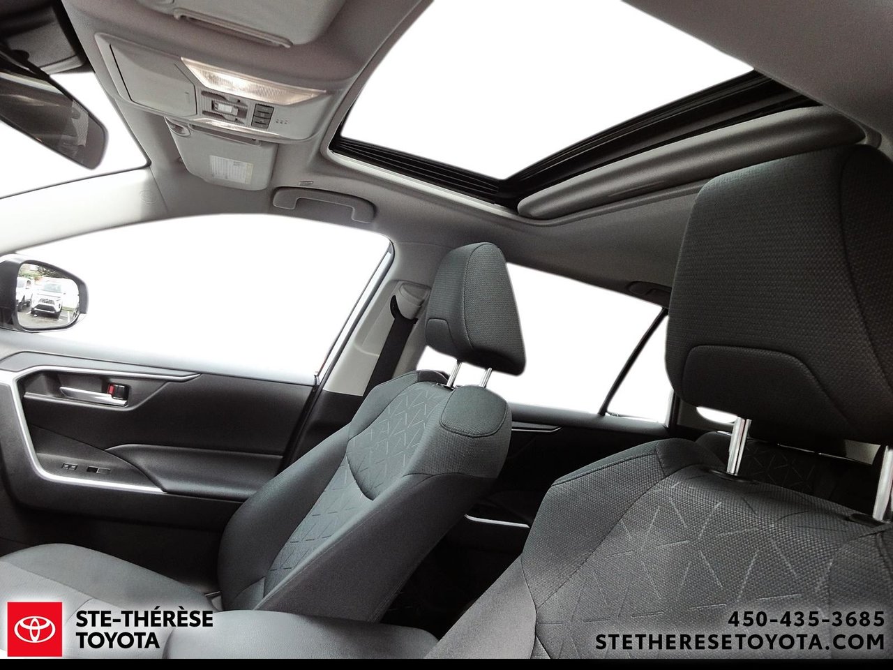 2025 Toyota RAV4 XLE-11