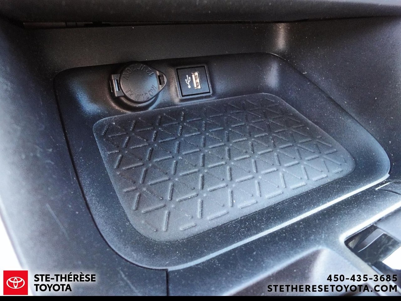 2025 Toyota RAV4 Hybrid XLE awd-17