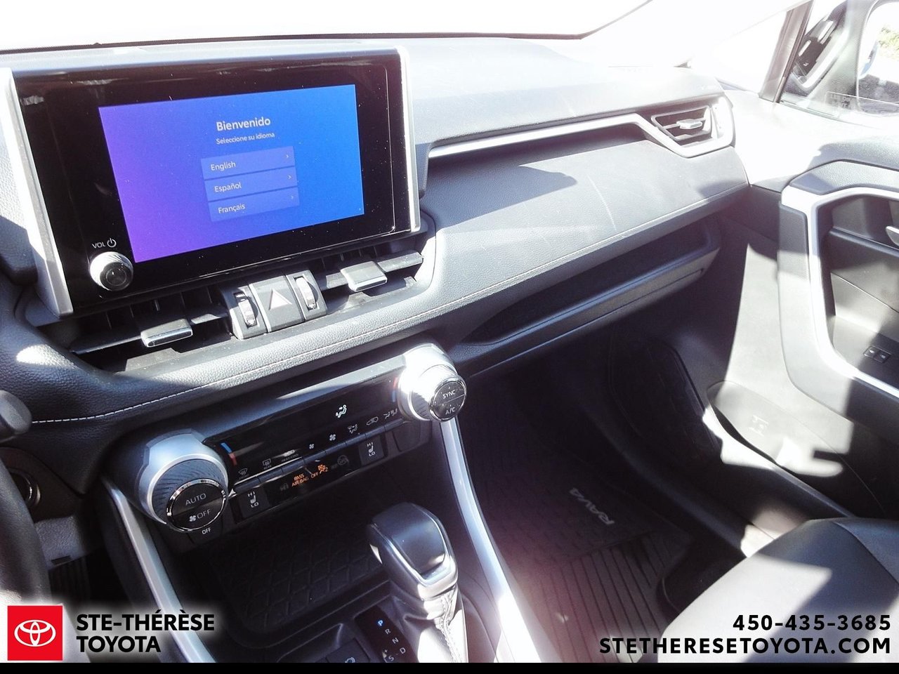 2025 Toyota RAV4 Hybrid XLE awd-12