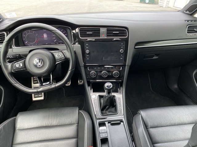 2018 Volkswagen Golf R BASE