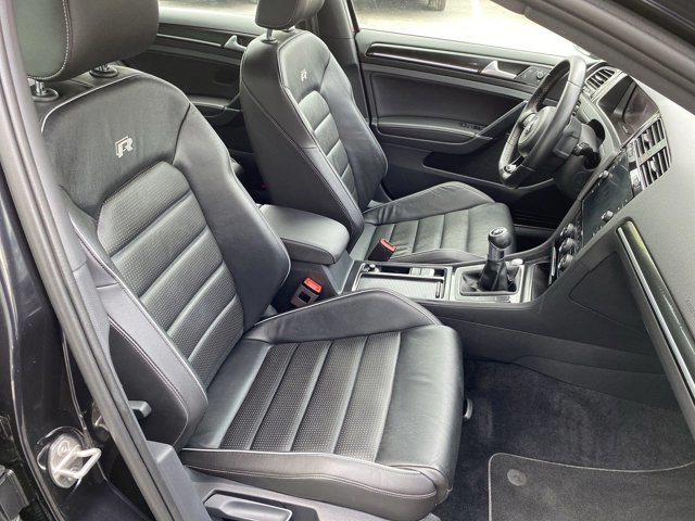 2018 Volkswagen Golf R BASE