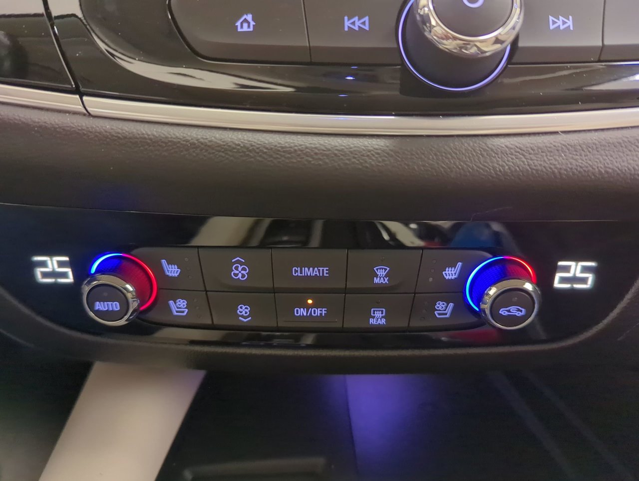 2022 Buick Enclave Avenir-18